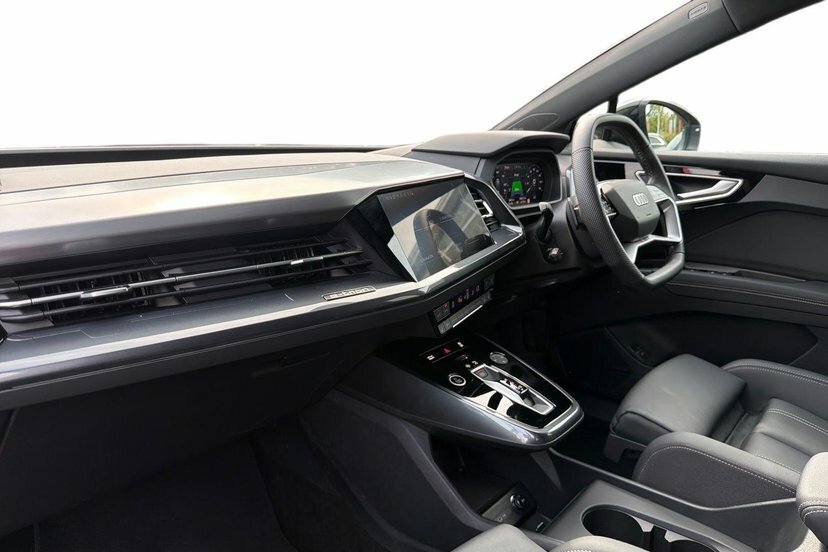 Audi Q4 E Tron 45 Black Edition Suv 82Kwh 286 Silver #2