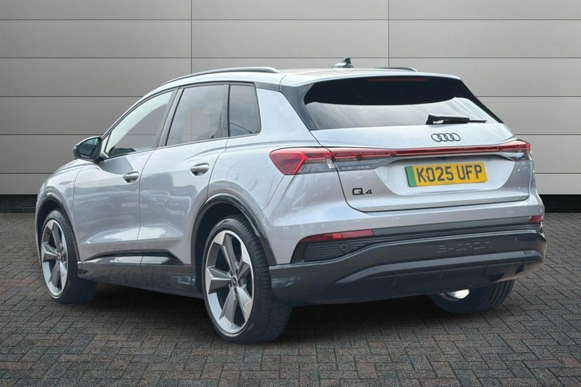 Audi Q4 E Tron 45 Black Edition Suv 82Kwh 286 Silver #3