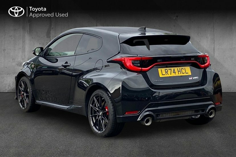 Toyota Yaris 1.6T Gr Hatchback Dat8 Awd 280 Ps LR74HCL Black #4