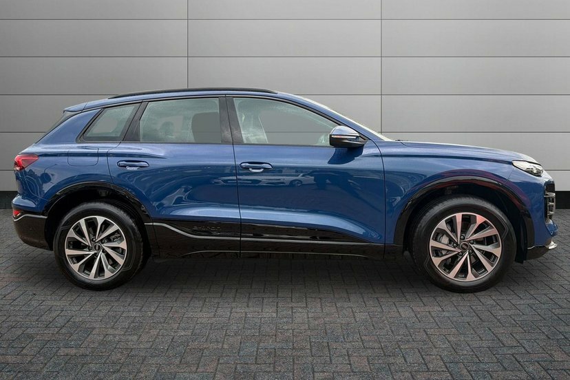 Audi Q6 E-Tron 100Kwh Sport Suv Quattro 388 Ps Blue #4