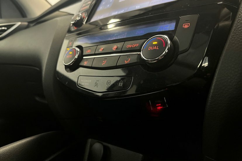 Nissan Qashqai Hatchback Blue #16
