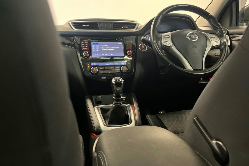 Nissan Qashqai Hatchback Blue #24