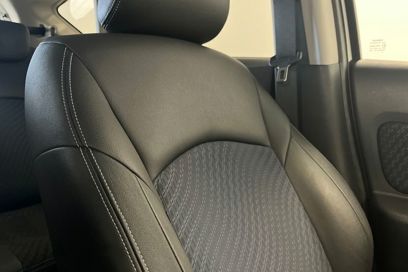 Nissan Note Acenta Premium Black #15