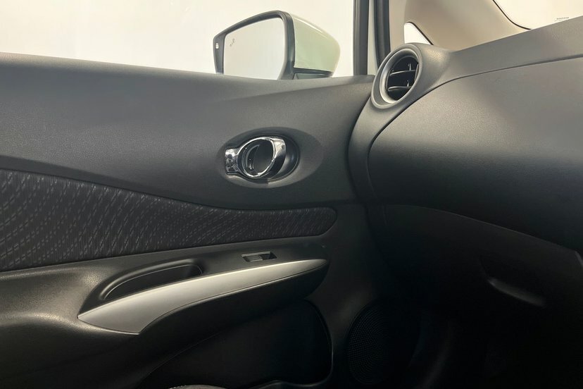 Nissan Note Acenta Premium Black #14