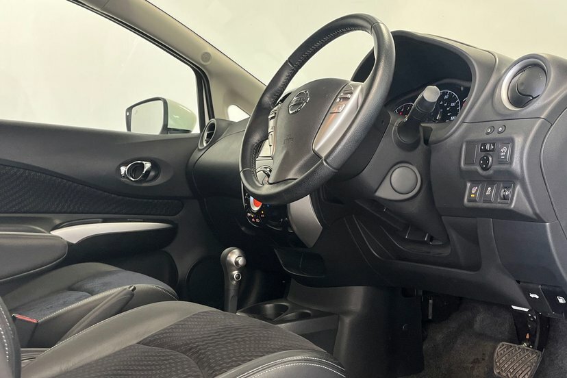 Nissan Note Acenta Premium Black #13