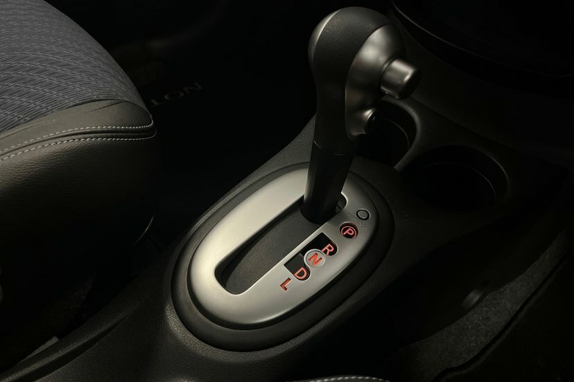 Nissan Note Acenta Premium Black #8