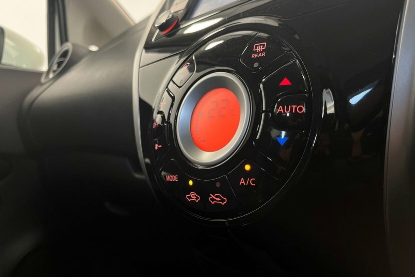 Nissan Note Acenta Premium Black #16