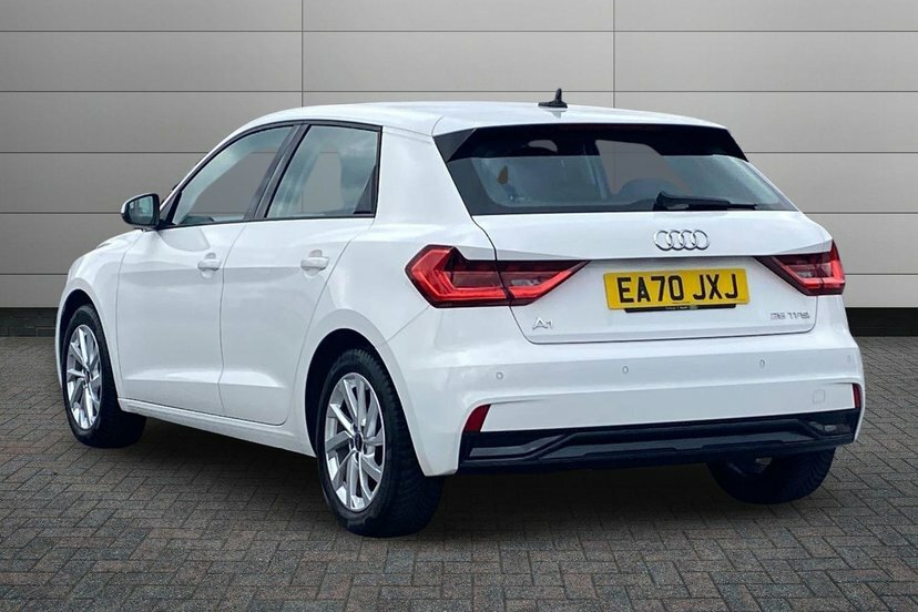 Audi A1 1.0 Tfsi 25 Sport Sportback 95 White #3
