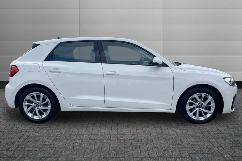 Audi A1 1.0 Tfsi 25 Sport Sportback 95 White #4