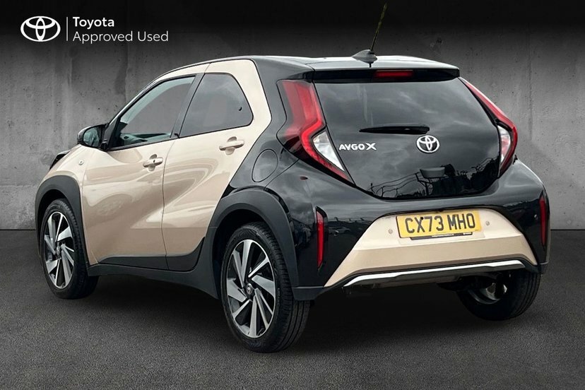 Toyota Aygo X 1.0 Vvt-i Exclusive Hatchback 7 Black #4