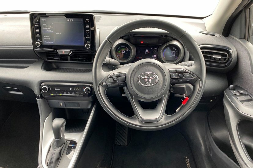 Toyota Yaris 1.5 Vvt-h Design Hatchback Hybrid E-cvt White #6