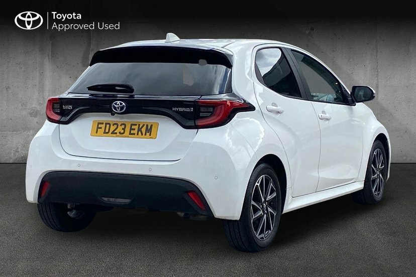 Toyota Yaris 1.5 Vvt-h Design Hatchback Hybrid E-cvt White #2