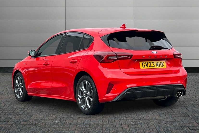 Ford Focus 1.0T Ecoboost St-line Hatchback Red #3