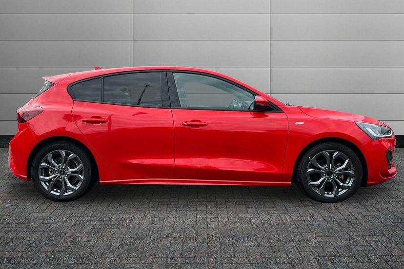 Ford Focus 1.0T Ecoboost St-line Hatchback Red #4