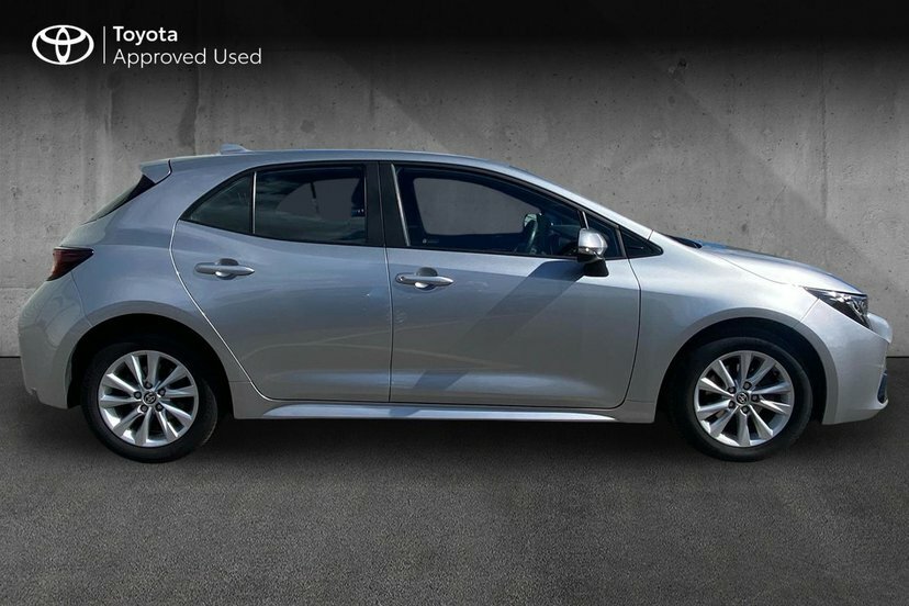Toyota Corolla 2.0 Vvt-h Design Touring Sports Hybrid White #16