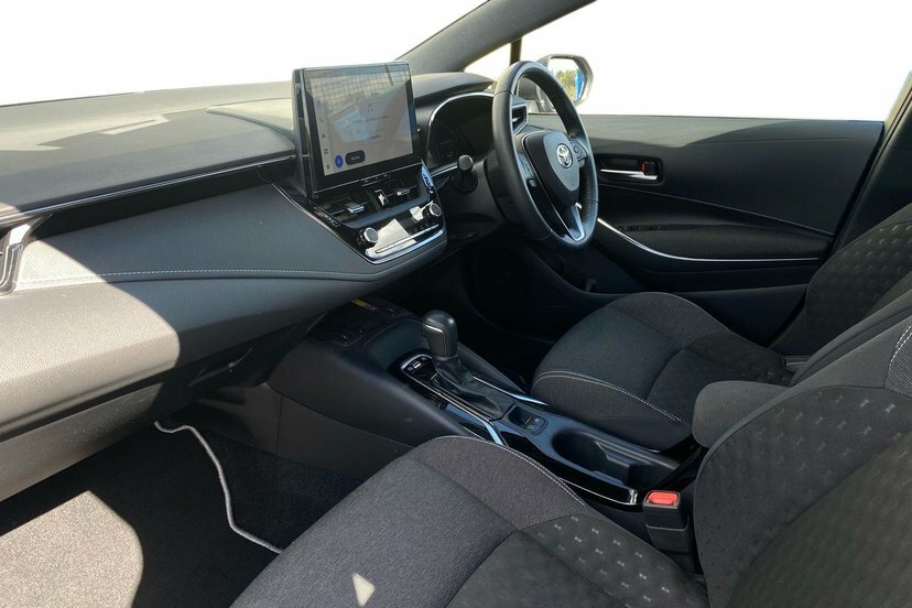 Toyota Corolla 2.0 Vvt-h Design Touring Sports Hybrid White #10