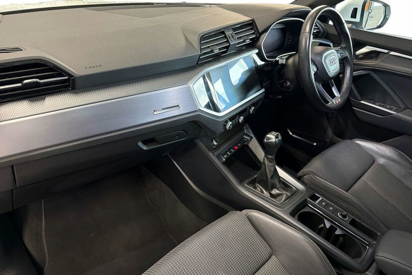 Audi Q3 1.5 Tfsi Cod 35 S Line Suv 150 EY21WZT White #2