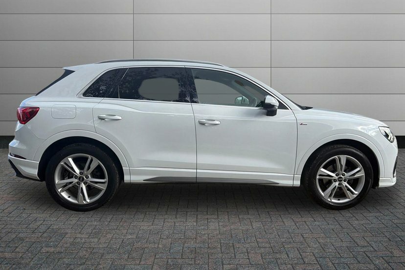 Audi Q3 1.5 Tfsi Cod 35 S Line Suv 150 EY21WZT White #4