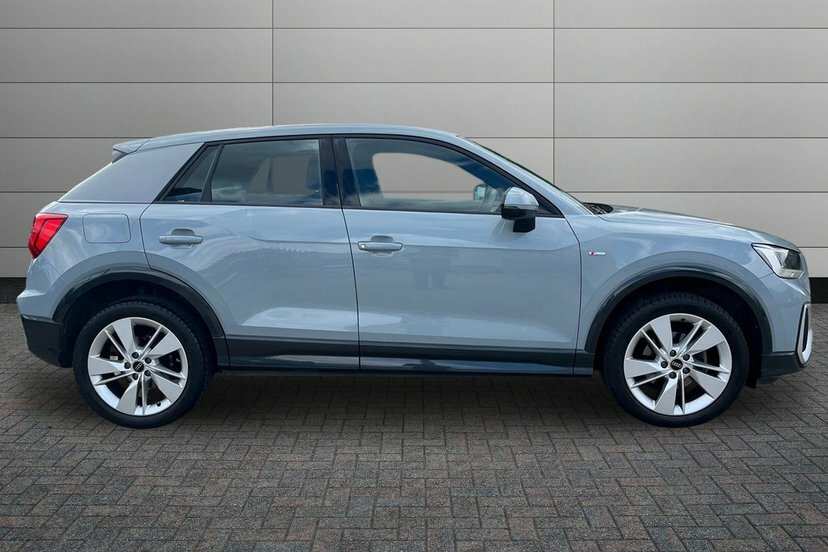 Audi Q2 1.5 Tfsi Cod 35 S Line Suv 150 Grey #4