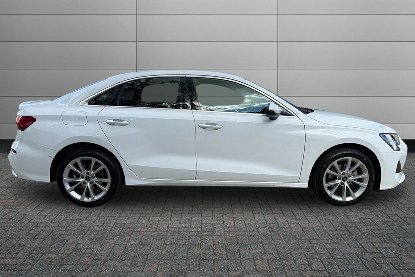 Audi A3 1.5 Tfsi 30 Sport Saloon 116 Ps White #4