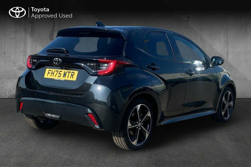 Toyota Yaris 1.5 Vvt-h Excel Hatchback Hybrid E-cvt Black #2