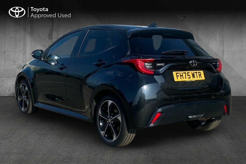 Toyota Yaris 1.5 Vvt-h Excel Hatchback Hybrid E-cvt Black #4
