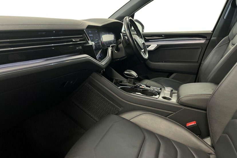 Volkswagen Touareg 3.0 Tdi V6 R-line Tech Suv Tiptronic 4M White #2