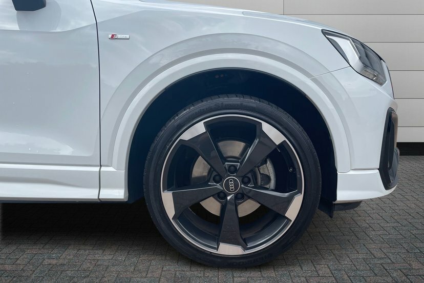 Audi Q2 1.5 Tfsi Cod 35 Black Edition Suv S Tro CP74LCK White #5