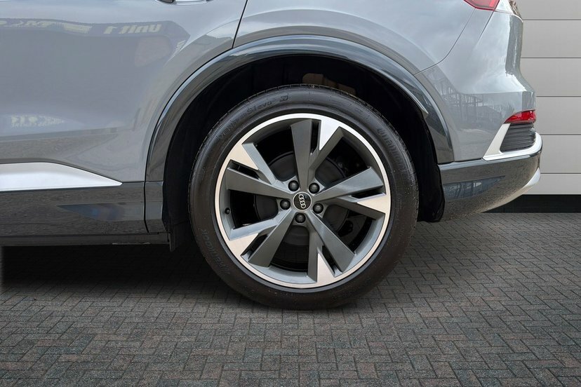 Audi Q4 E Tron 45 S Line Suv 82Kwh 286 Ps Grey #5