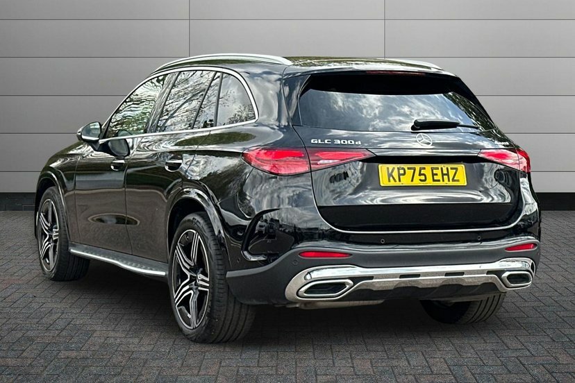 Mercedes-Benz GLC Class Glc300d Amg Line Premium Black #2