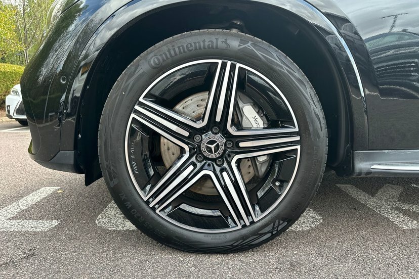 Mercedes-Benz GLC Class Glc300d Amg Line Premium Black #4