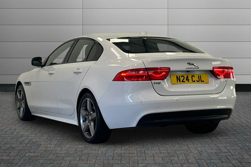 Jaguar XE 2.0 Gtdi R-sport Saloon 200 Ps White #3