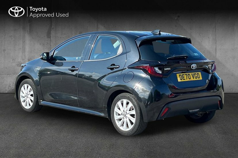 Toyota Yaris 1.5 Vvt-h Icon Hatchback Hybrid E-cvt Black #4