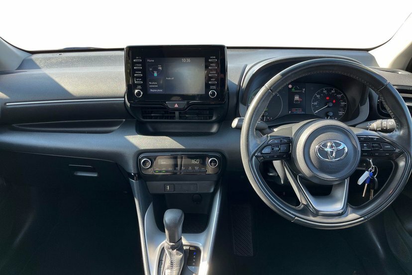 Toyota Yaris 1.5 Vvt-h Icon Hatchback Hybrid E-cvt Black #5