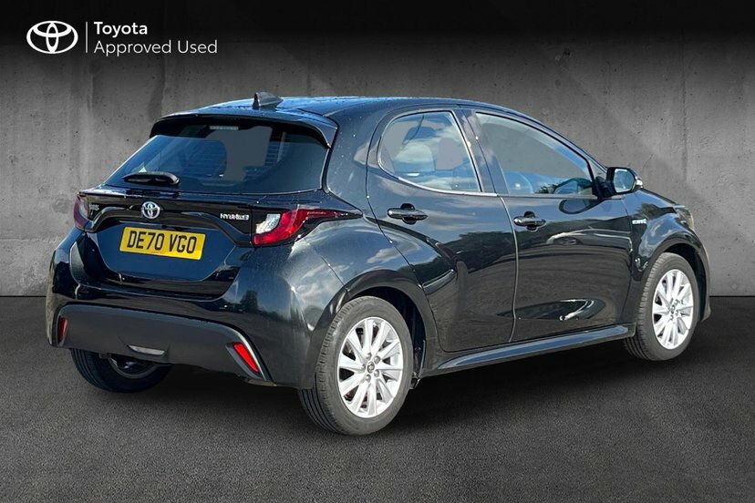 Toyota Yaris 1.5 Vvt-h Icon Hatchback Hybrid E-cvt Black #2