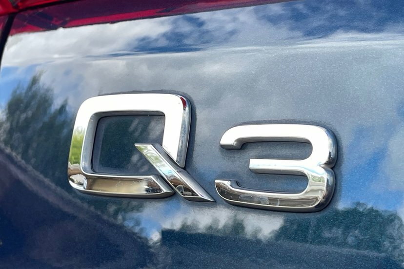 Audi Q3 S Line Black #34
