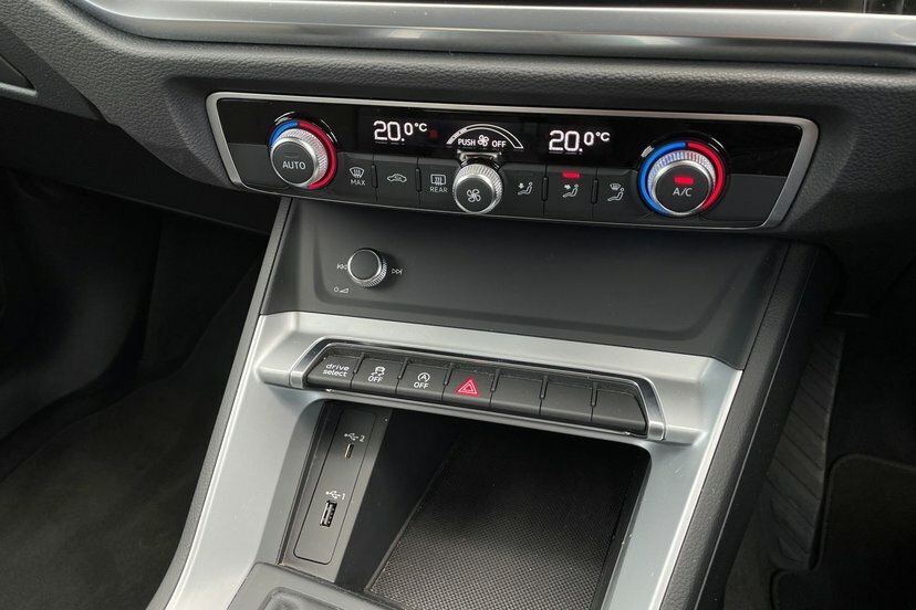 Audi Q3 S Line Black #14