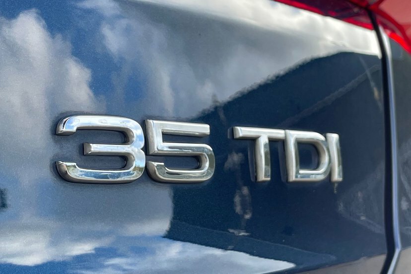 Audi Q3 S Line Black #35