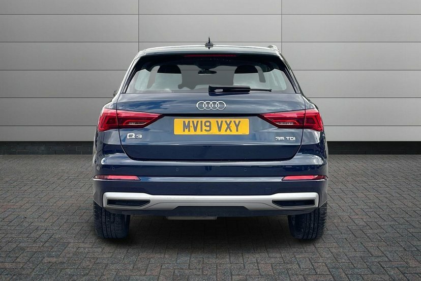 Audi Q3 S Line Black #11
