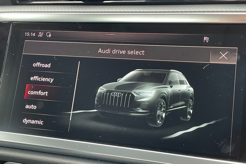 Audi Q3 S Line Black #22