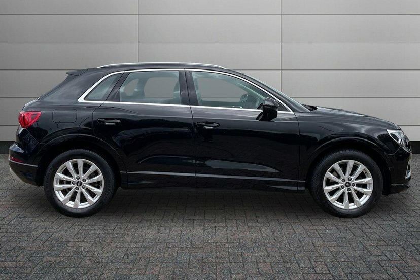 Audi Q3 1.5 Tfsi Cod 35 Sport Suv S Tronic 150 Black #4