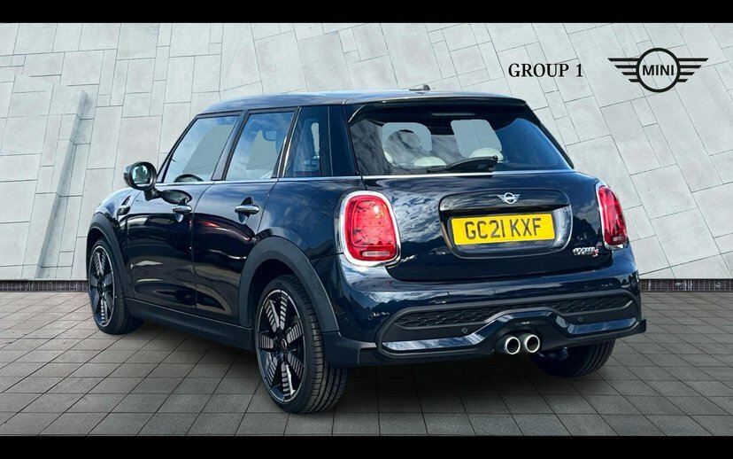 Mini Hatch 5-Door Hatch Cooper S Exclusive Black #2
