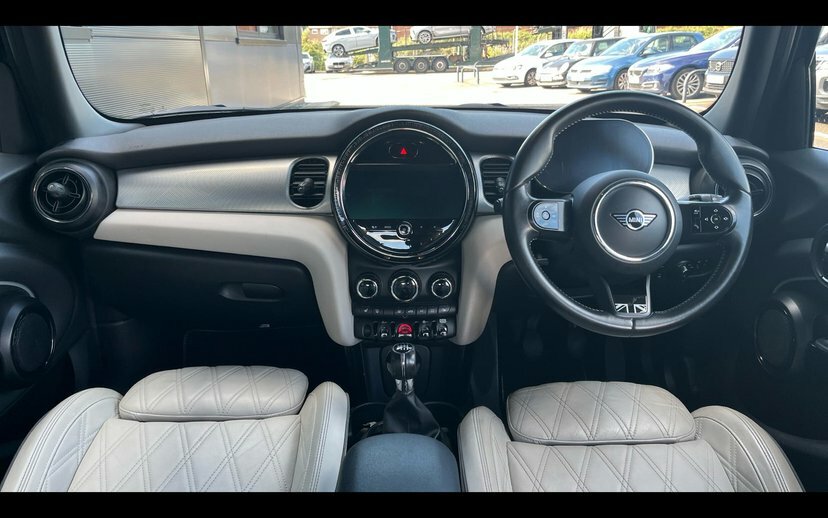 Mini Hatch 5-Door Hatch Cooper S Exclusive Black #4