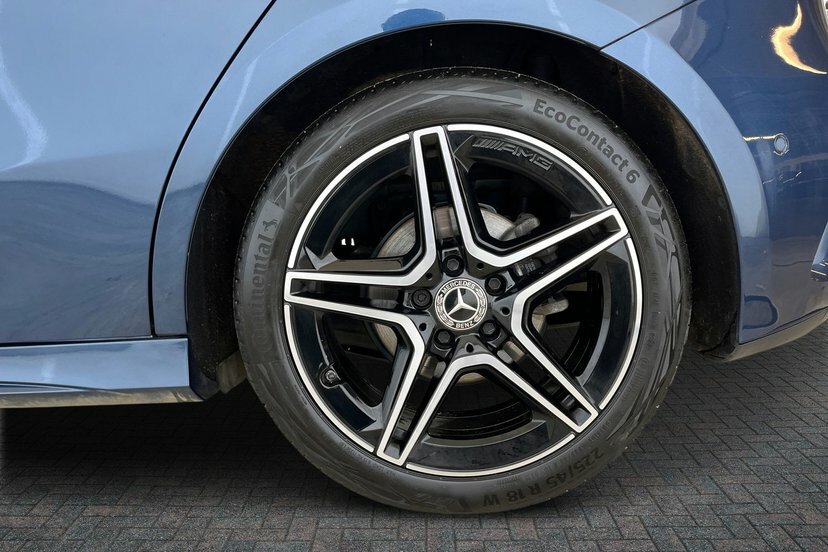 Mercedes-Benz A Class A180 Amg Line Executive Blue #4