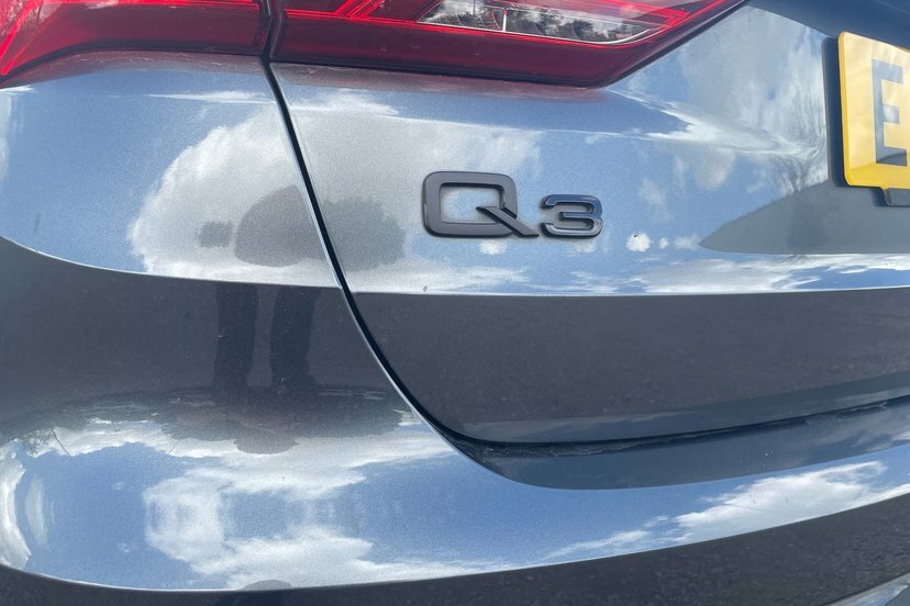 Audi Q3 White #24