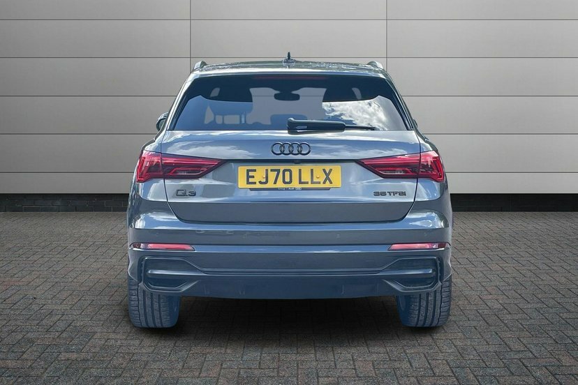 Audi Q3 White #11