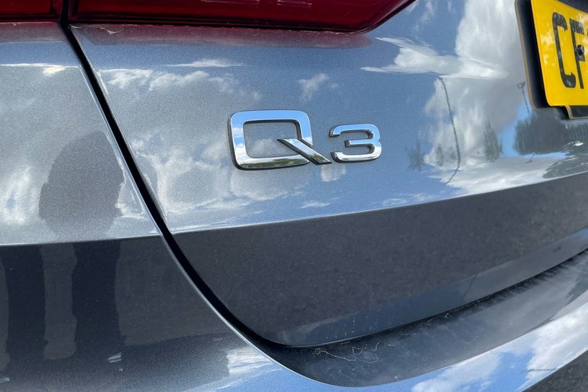 Audi Q3 Technik Black #24