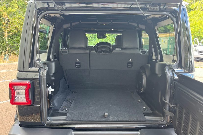 Jeep Wrangler Rubicon 4dr Grey #9
