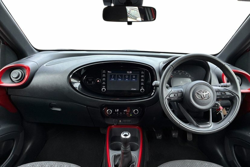Toyota Aygo X 1.0 Vvt-i Edge Hatchback 72 Ps Black #5