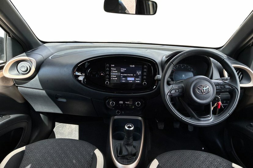 Toyota Aygo X 1.0 Vvt-i Edge Hatchback 72 Ps Black #5